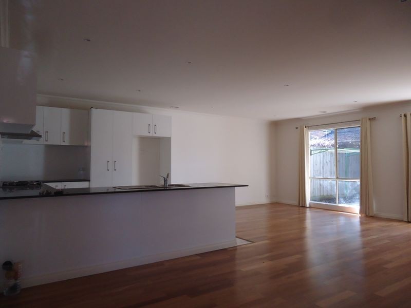 2/17 The Ridge West, Knoxfield VIC 3180