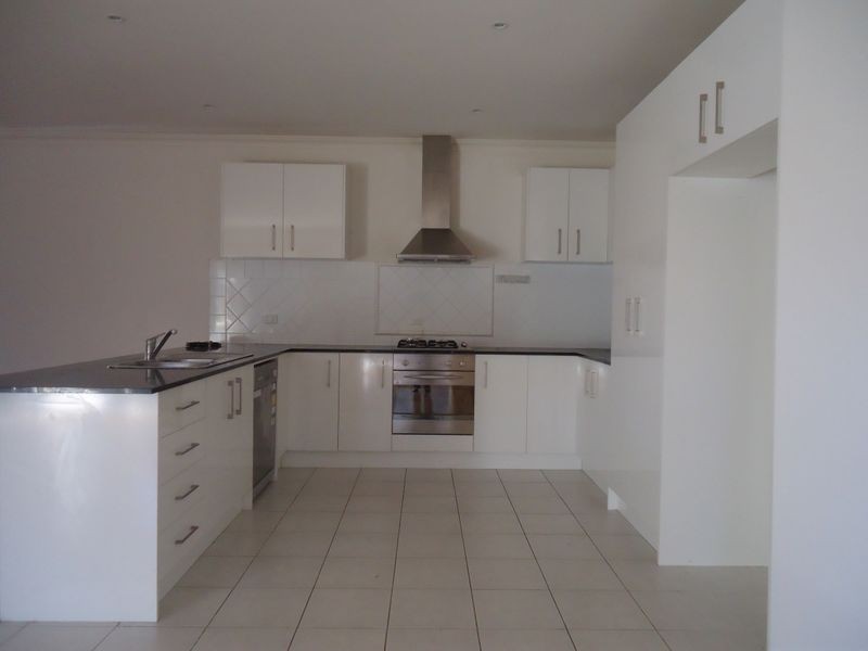 2/17 The Ridge West, Knoxfield VIC 3180