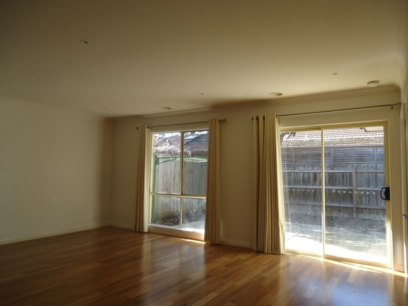 2/17 The Ridge West, Knoxfield VIC 3180