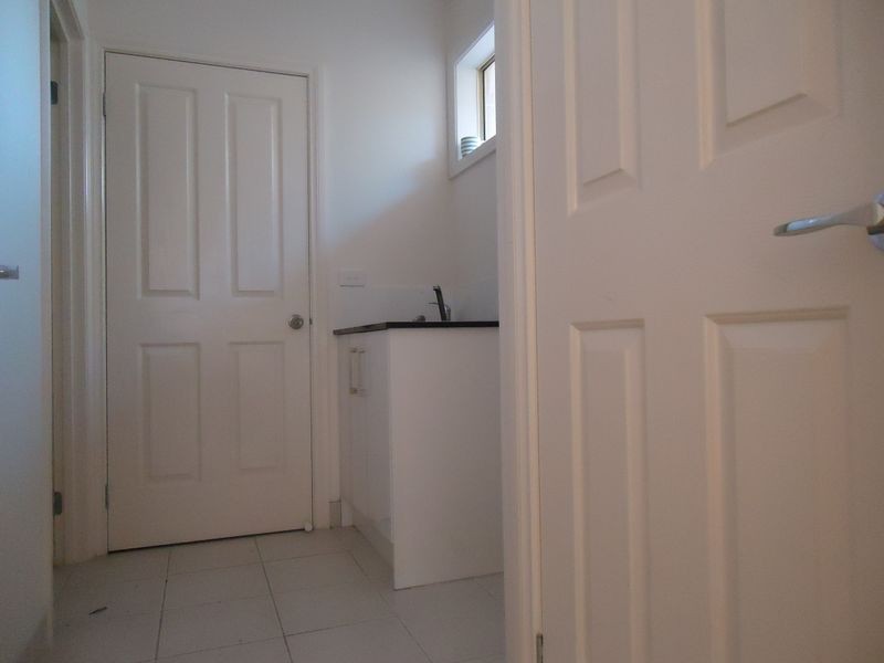 2/17 The Ridge West, Knoxfield VIC 3180
