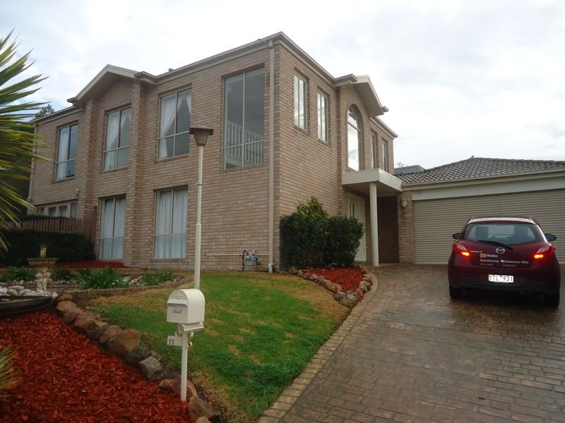 11 Grandview Terrace, Narre Warren South VIC 3805