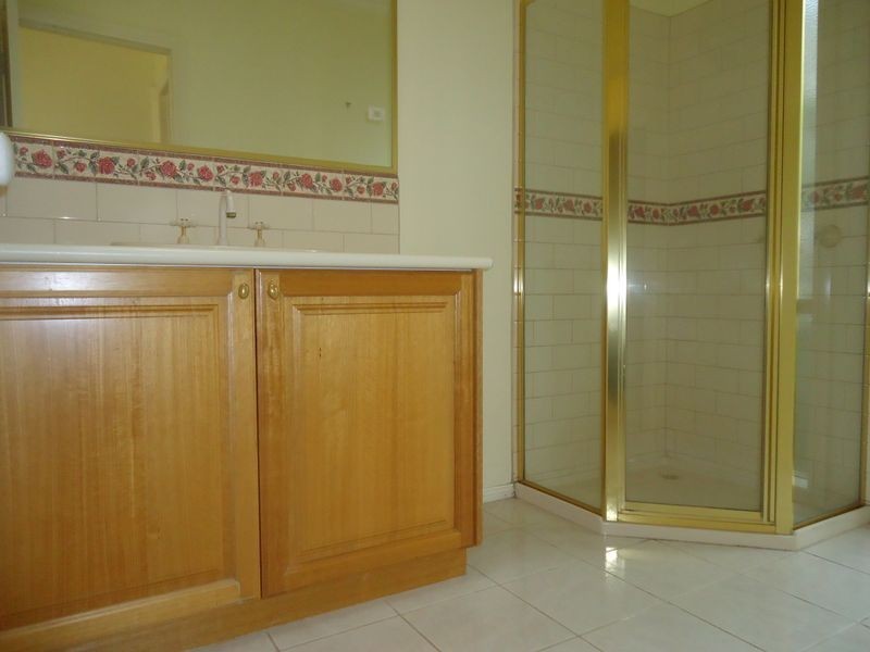 11 Grandview Terrace, Narre Warren South VIC 3805