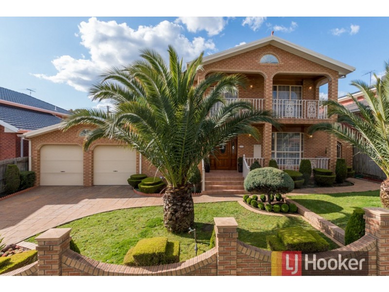 16 Barnsley Drive, Endeavour Hills VIC 3802