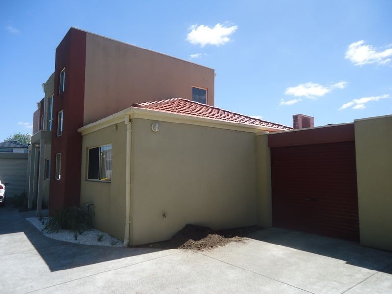 2/1 Day Street, Dandenong VIC 3175