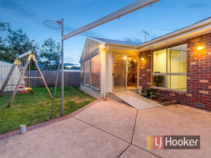6 Ensay Court, Endeavour Hills VIC 3802