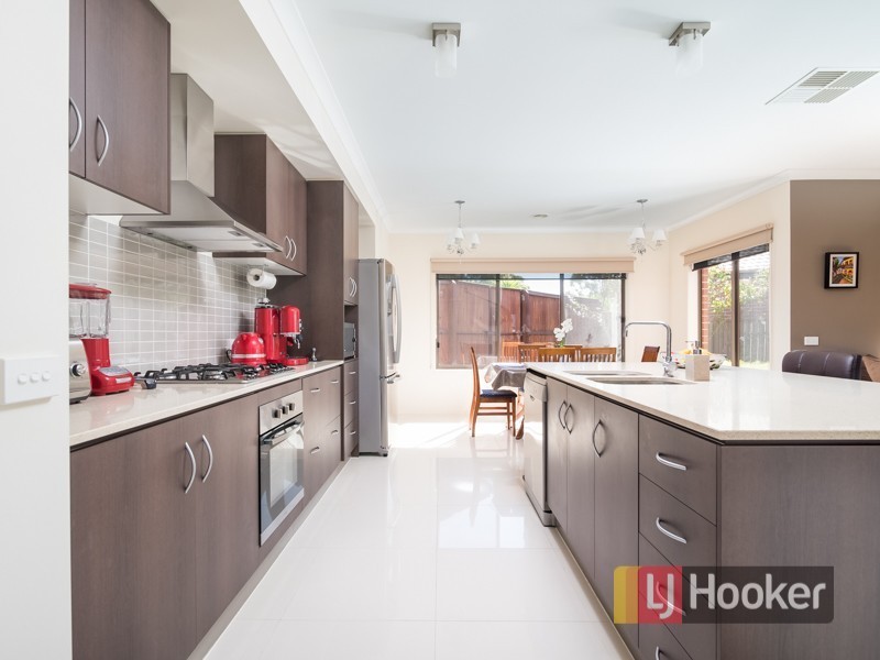 8 Brando Court, Endeavour Hills VIC 3802