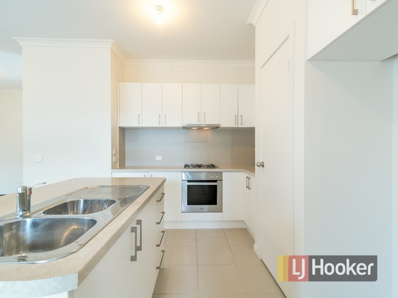 2/2 Deakin Crescent, Dandenong North VIC 3175