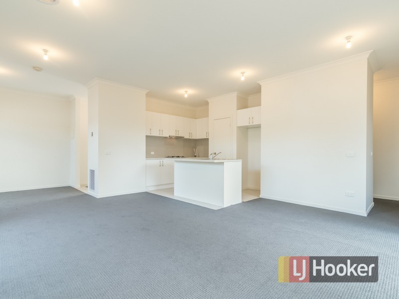 2/2 Deakin Crescent, Dandenong North VIC 3175
