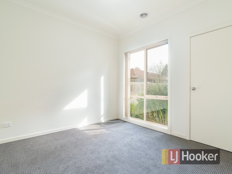 2/2 Deakin Crescent, Dandenong North VIC 3175