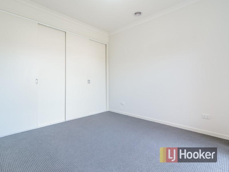 2/2 Deakin Crescent, Dandenong North VIC 3175
