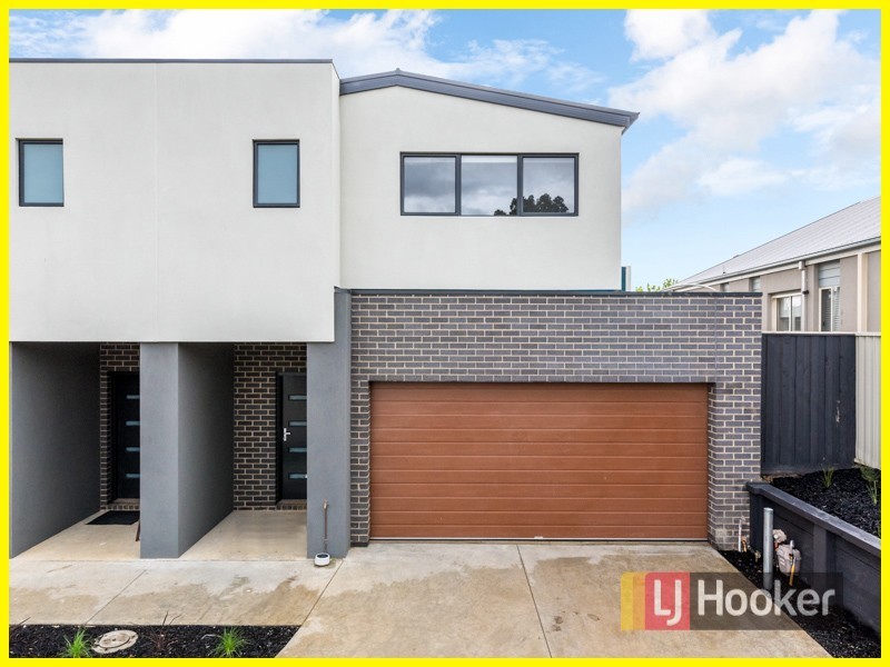 5 Agate Lane, Pakenham VIC 3810