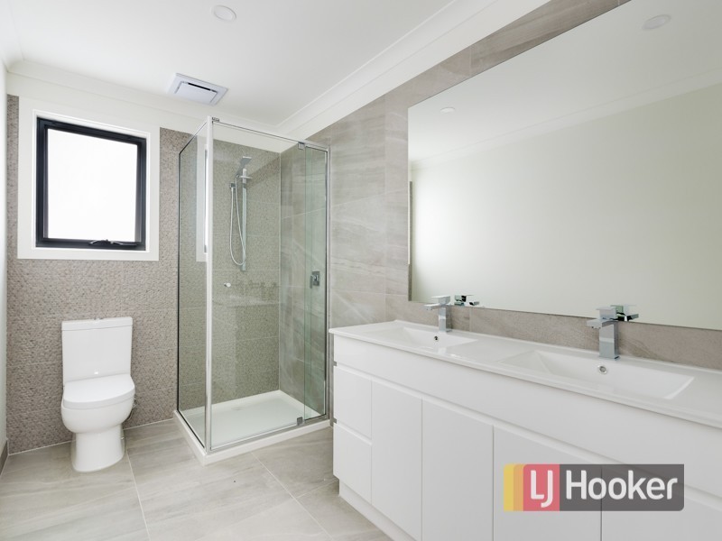 5 Agate Lane, Pakenham VIC 3810