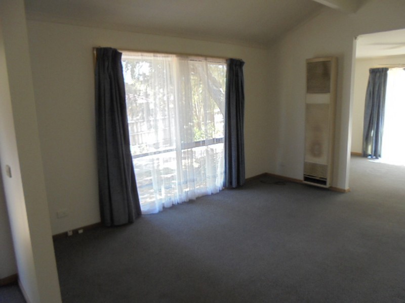 Unit 1/52 Arthur Phillip Drive, Endeavour Hills VIC 3802