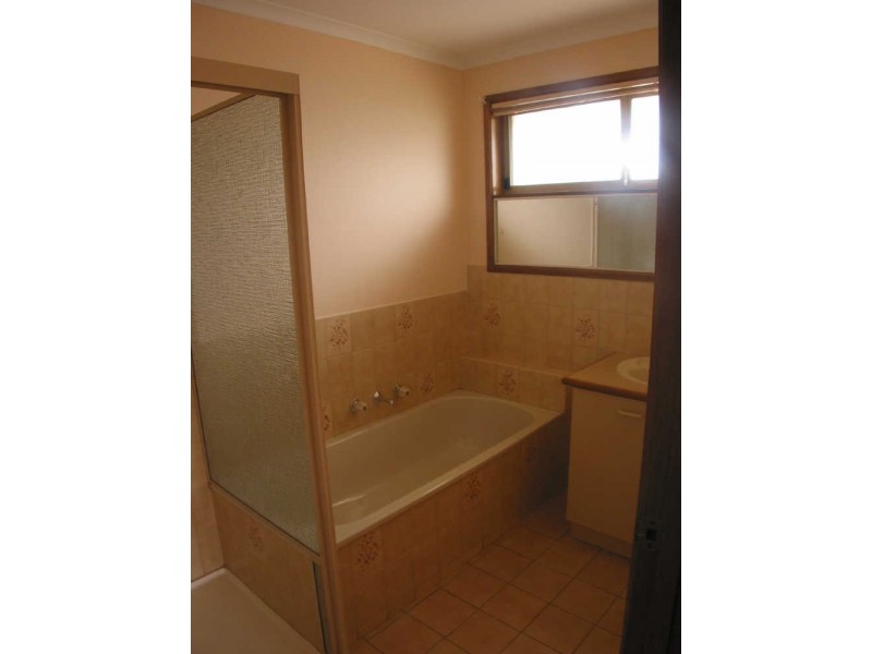 36 Adam Avenue, Hallam VIC 3803