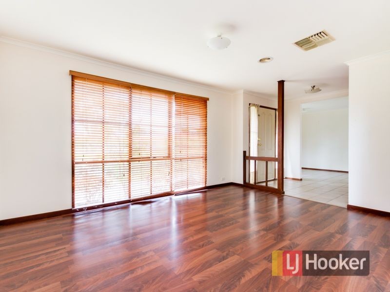 51 Kennington Park Drive, Endeavour Hills VIC 3802