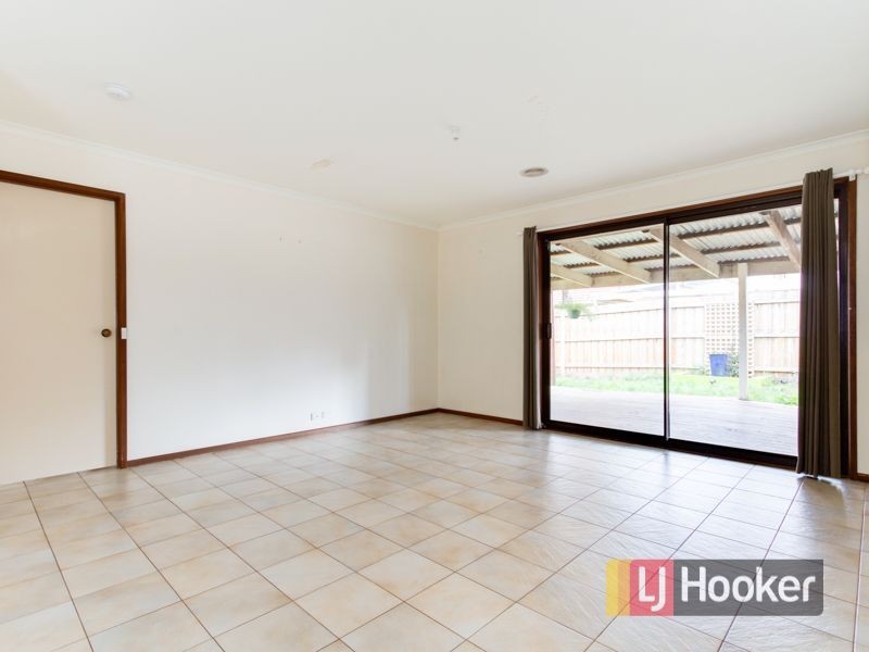 51 Kennington Park Drive, Endeavour Hills VIC 3802