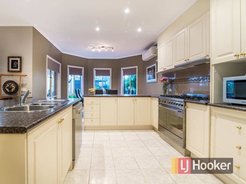 89 Crawley Road, Narre Warren North VIC 3804