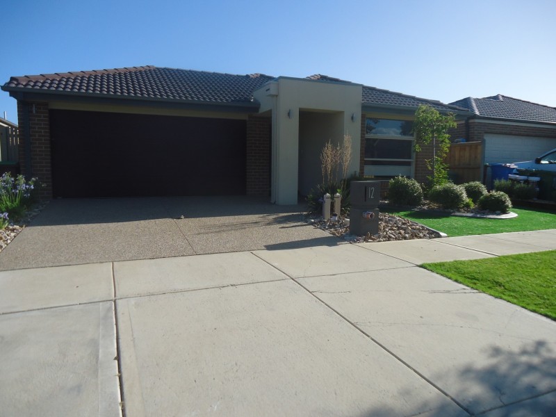 12 Naas Road, Clyde North VIC 3978