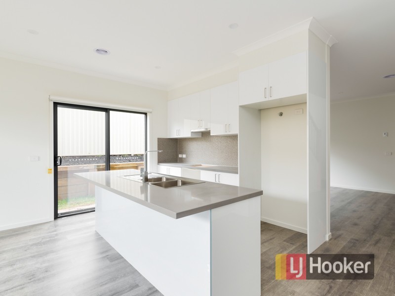 5 Agate Lane, Pakenham VIC 3810