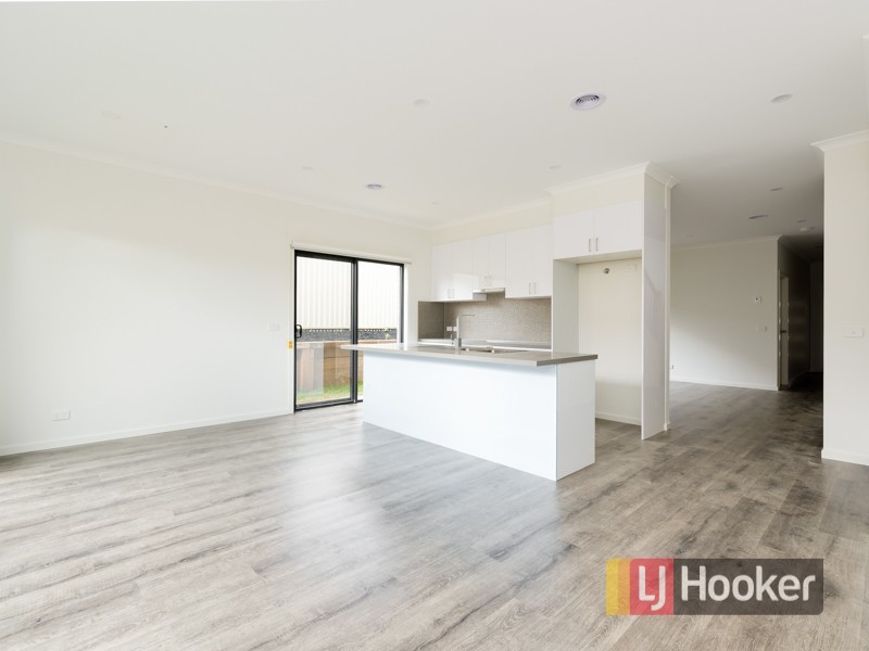 5 Agate Lane, Pakenham VIC 3810