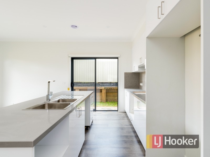 5 Agate Lane, Pakenham VIC 3810