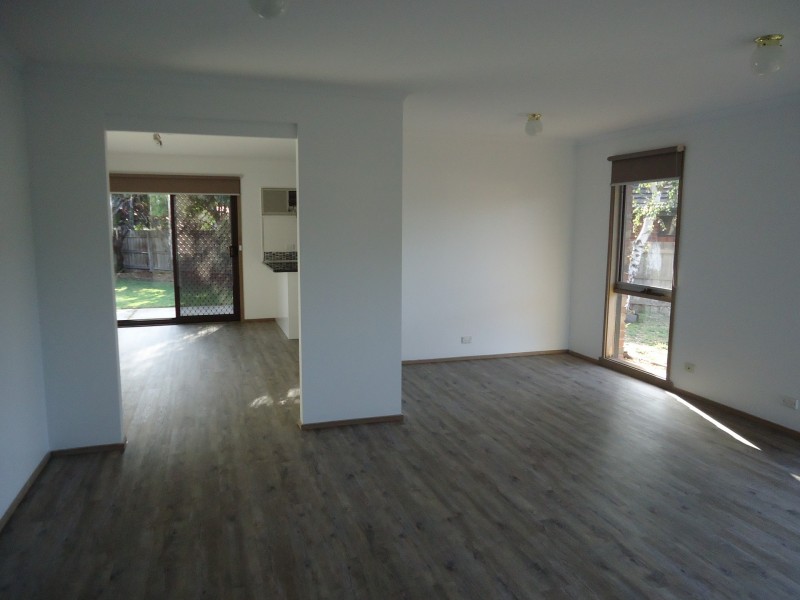 8 Greenhill Rise, Hampton Park VIC 3976