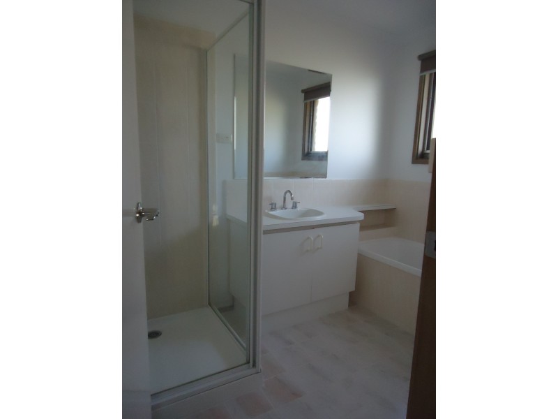 8 Greenhill Rise, Hampton Park VIC 3976