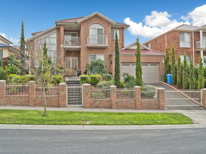 66 Lawson Way, Endeavour Hills VIC 3802