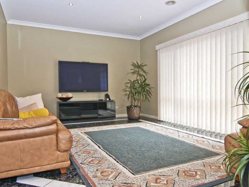 66 Lawson Way, Endeavour Hills VIC 3802