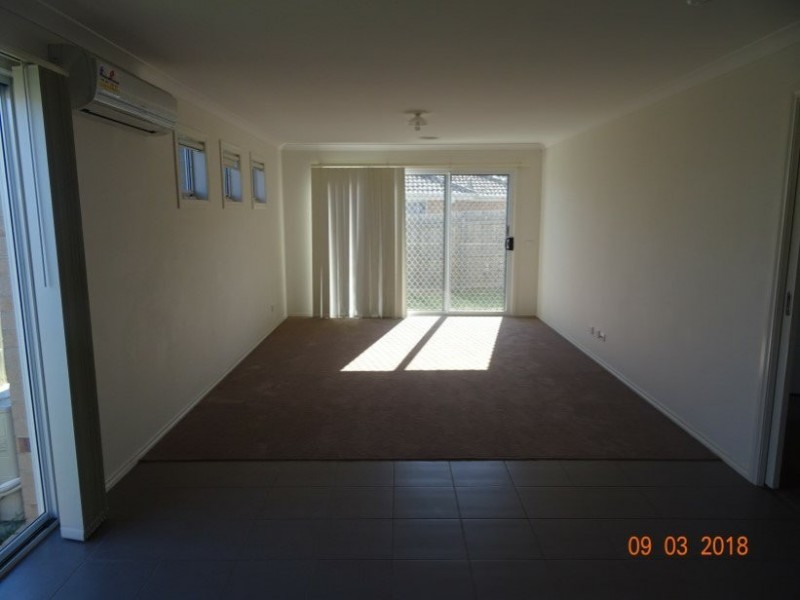 16 McClenaghan Place, Pakenham VIC 3810