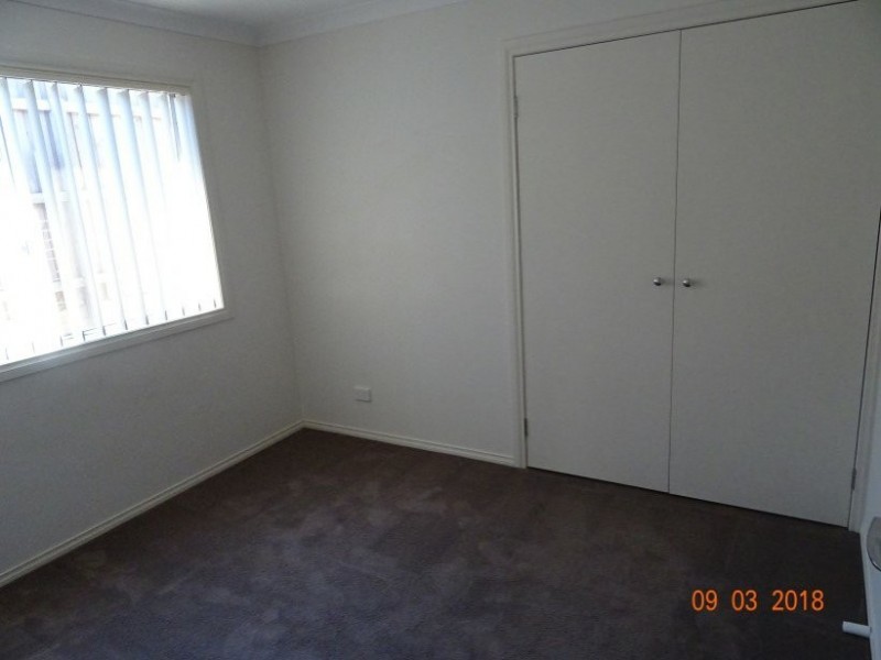 16 McClenaghan Place, Pakenham VIC 3810