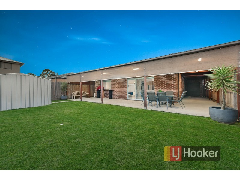 4 Cadillac Street, Cranbourne East VIC 3977