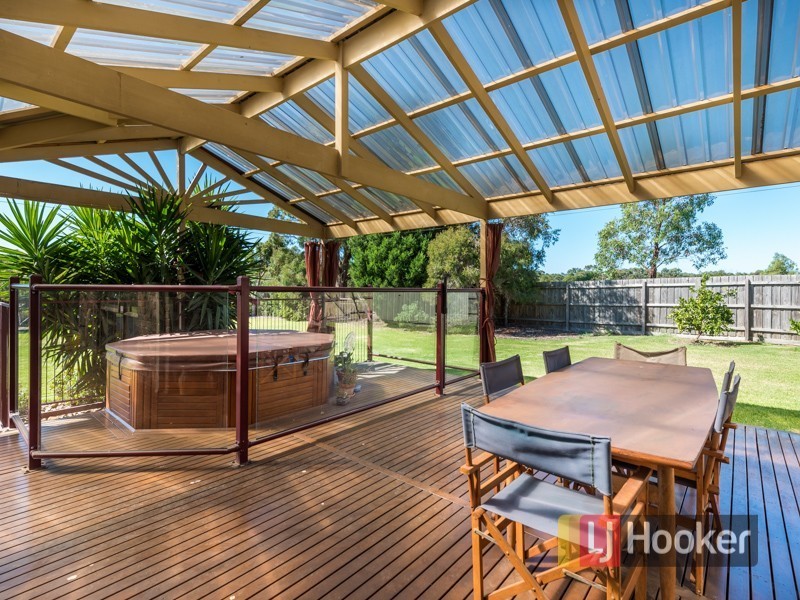 64-70 Kennington Park Drive, Endeavour Hills VIC 3802