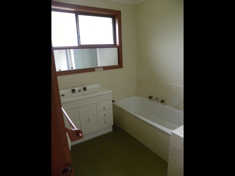 14 Grace Street, Cranbourne VIC 3977