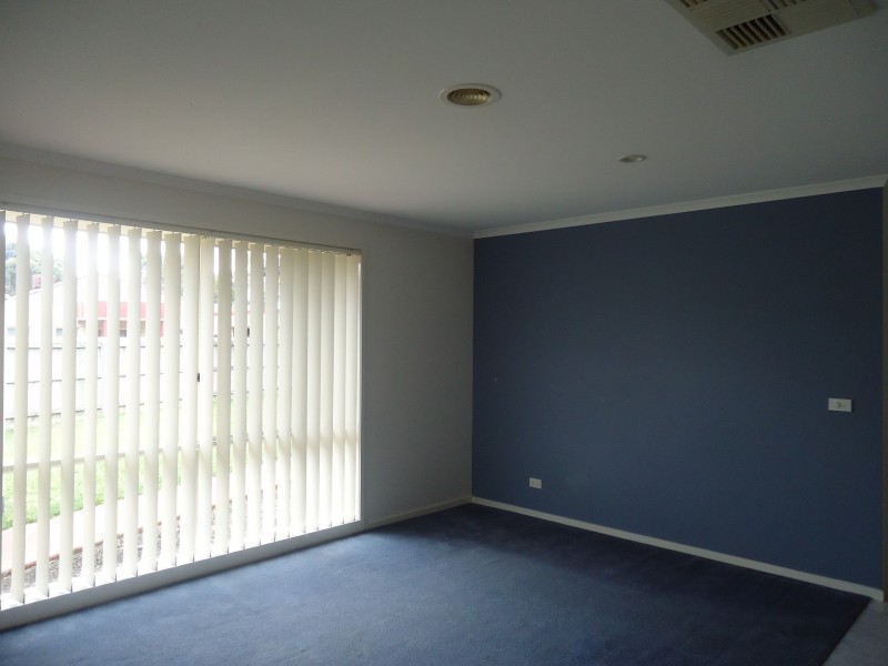 20 Charles Condor Place, Berwick VIC 3806