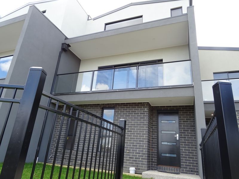 57 Botanic Drive, Pakenham VIC 3810