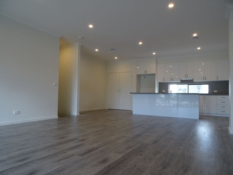 57 Botanic Drive, Pakenham VIC 3810