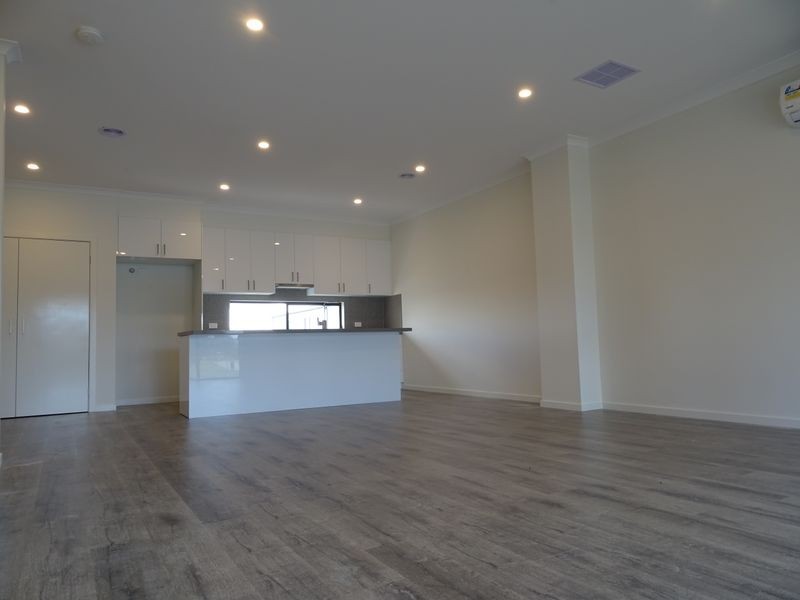 57 Botanic Drive, Pakenham VIC 3810