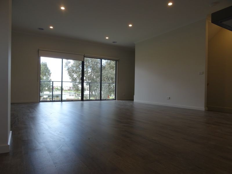 57 Botanic Drive, Pakenham VIC 3810