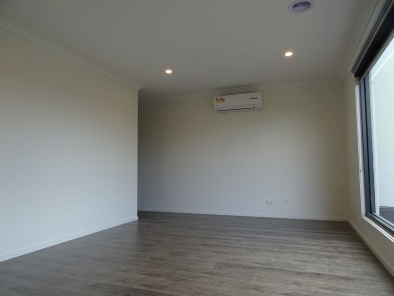 57 Botanic Drive, Pakenham VIC 3810