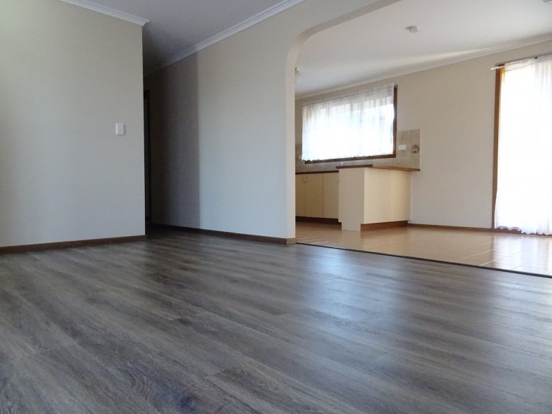 2/41 David Collins Drive, Endeavour Hills VIC 3802