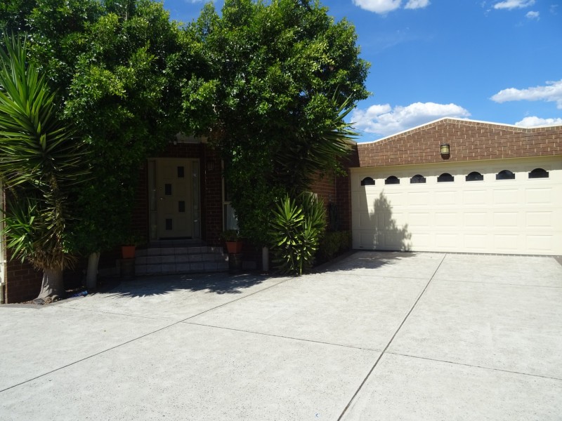 Unit 2/18 Rhoden Grove, Eumemmerring VIC 3177