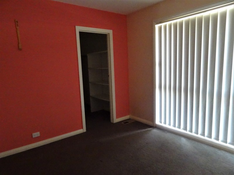 Unit 2/18 Rhoden Grove, Eumemmerring VIC 3177