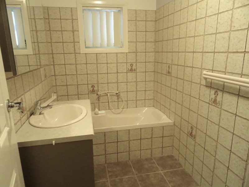 Unit 2/18 Rhoden Grove, Eumemmerring VIC 3177