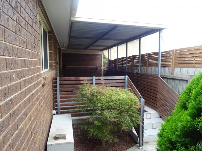 Unit 2/18 Rhoden Grove, Eumemmerring VIC 3177