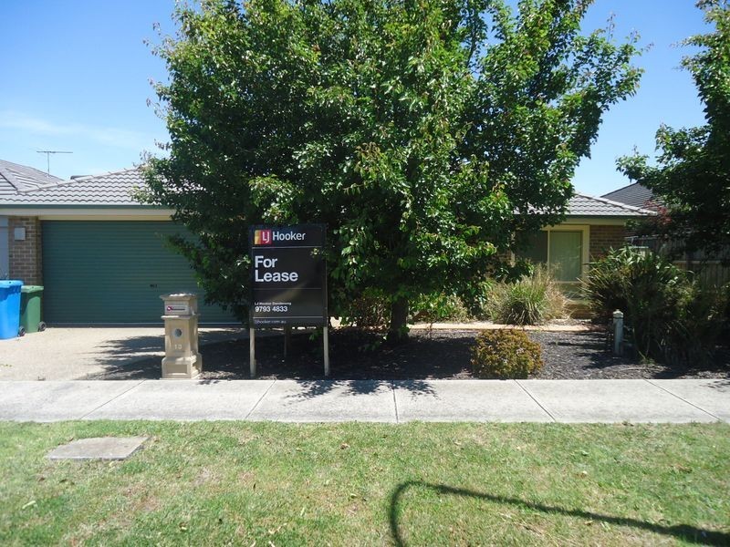 13 Atkinson Drive, Berwick VIC 3806
