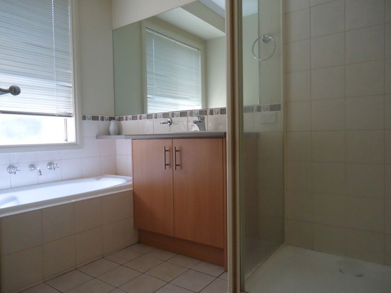 13 Atkinson Drive, Berwick VIC 3806