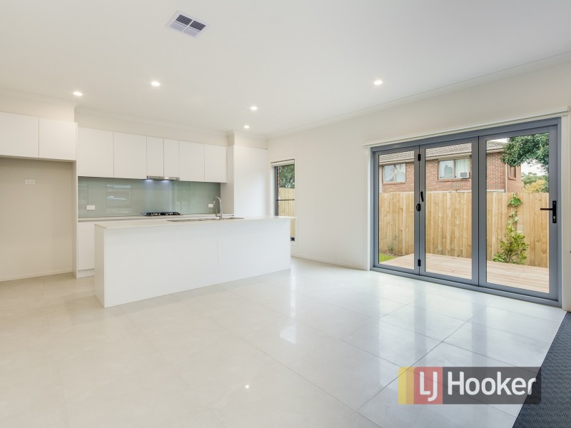 5/5 McCardle Court, Endeavour Hills VIC 3802