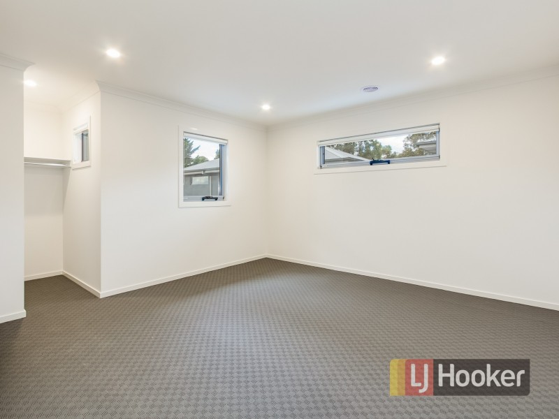 5/5 McCardle Court, Endeavour Hills VIC 3802