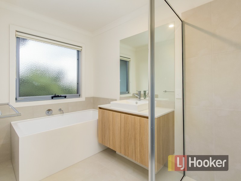 5/5 McCardle Court, Endeavour Hills VIC 3802